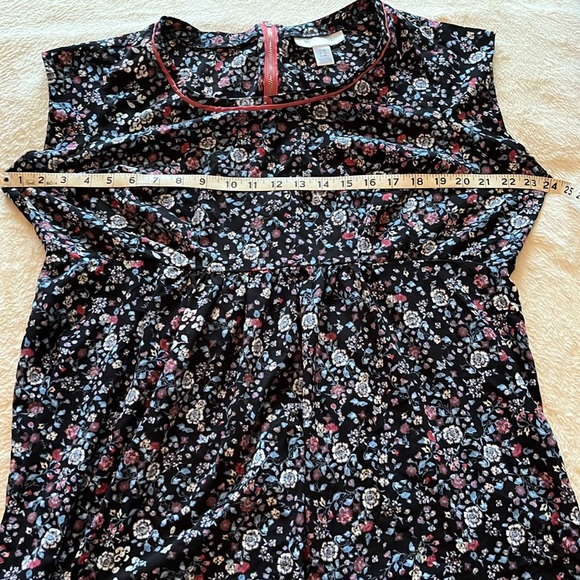 Motherhood Maternity Floral Summer Top with Brick red, Zipper Back - Picture 7 of 10